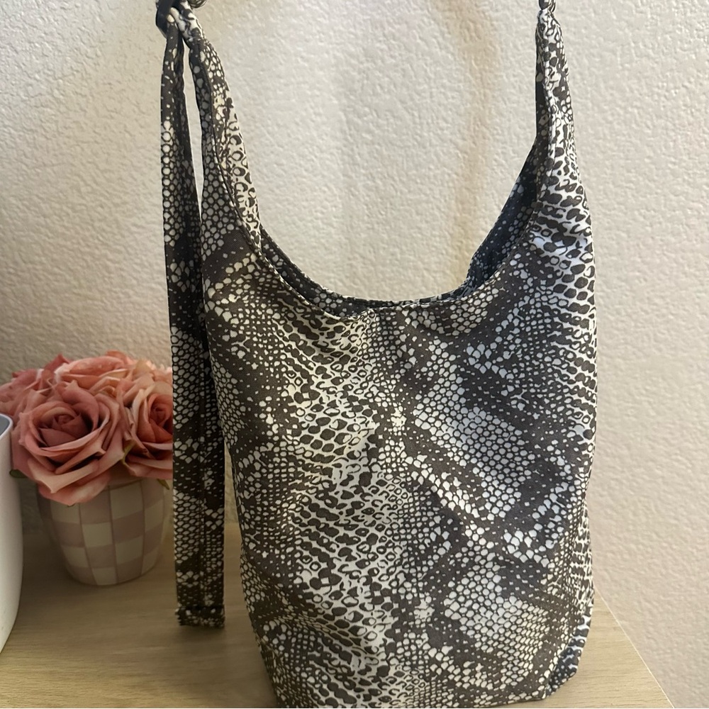 Baggu small sling in snakeskin